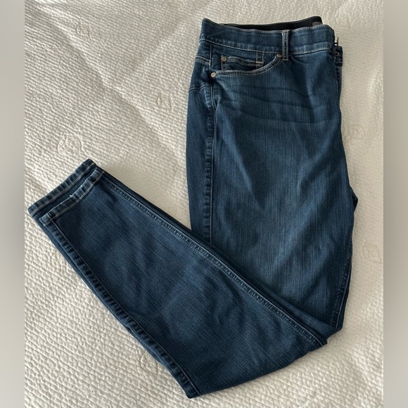 Torrid: Women’s Premium Stretch Bombshell Skinny Jeans- Size 20XT - Picture 13 of 13